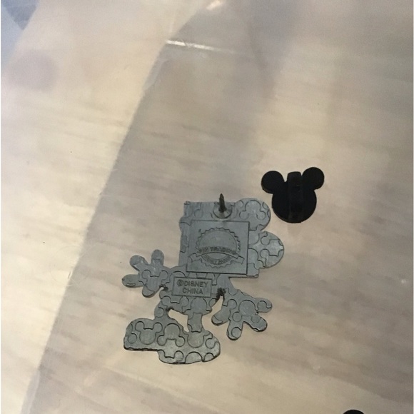 VTG Disney Park 2 Mickey Mouse Pin Trading Authentic Original Pin 2 Hidden Pins - Picture 2 of 7